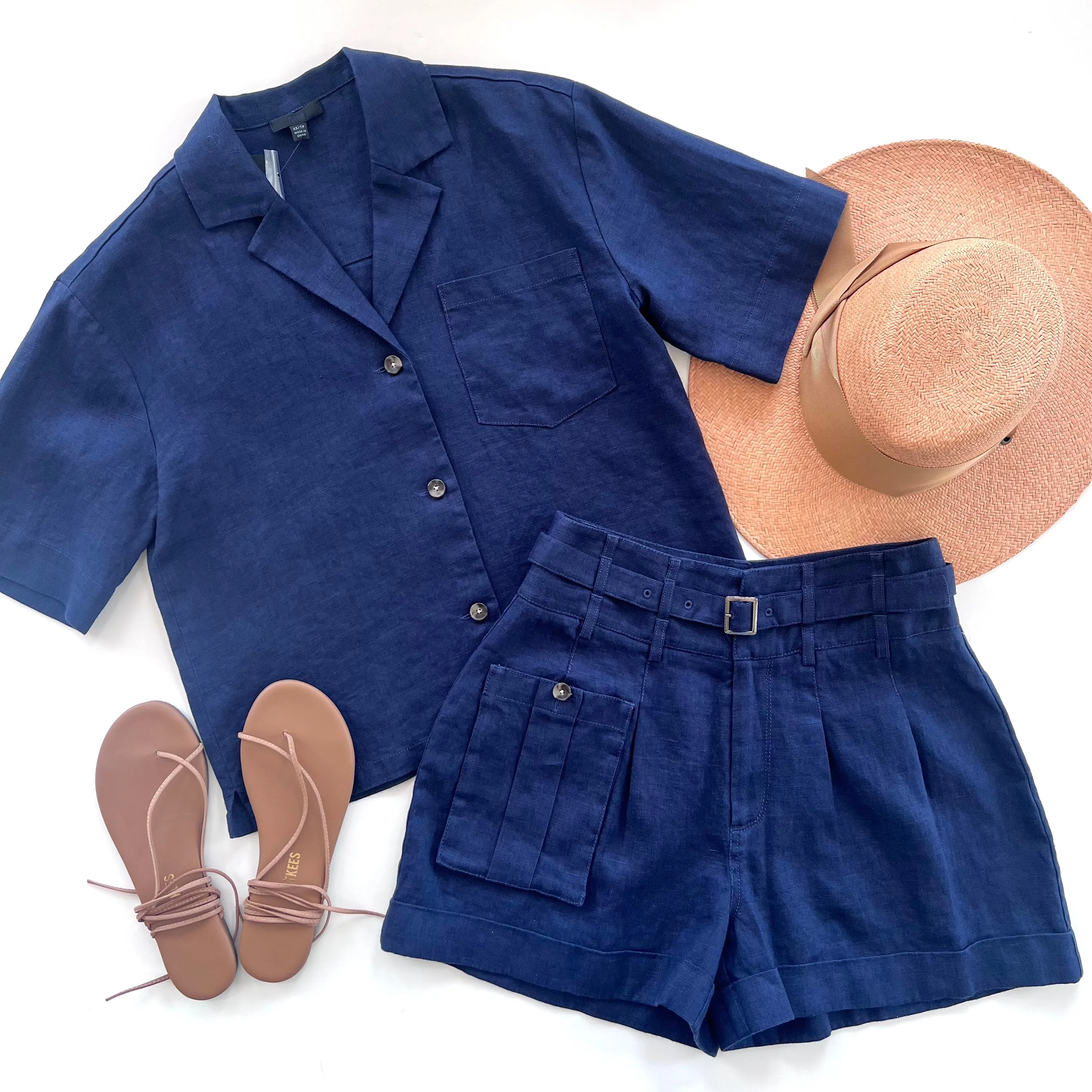At9379 Navy High Waisted Shorts