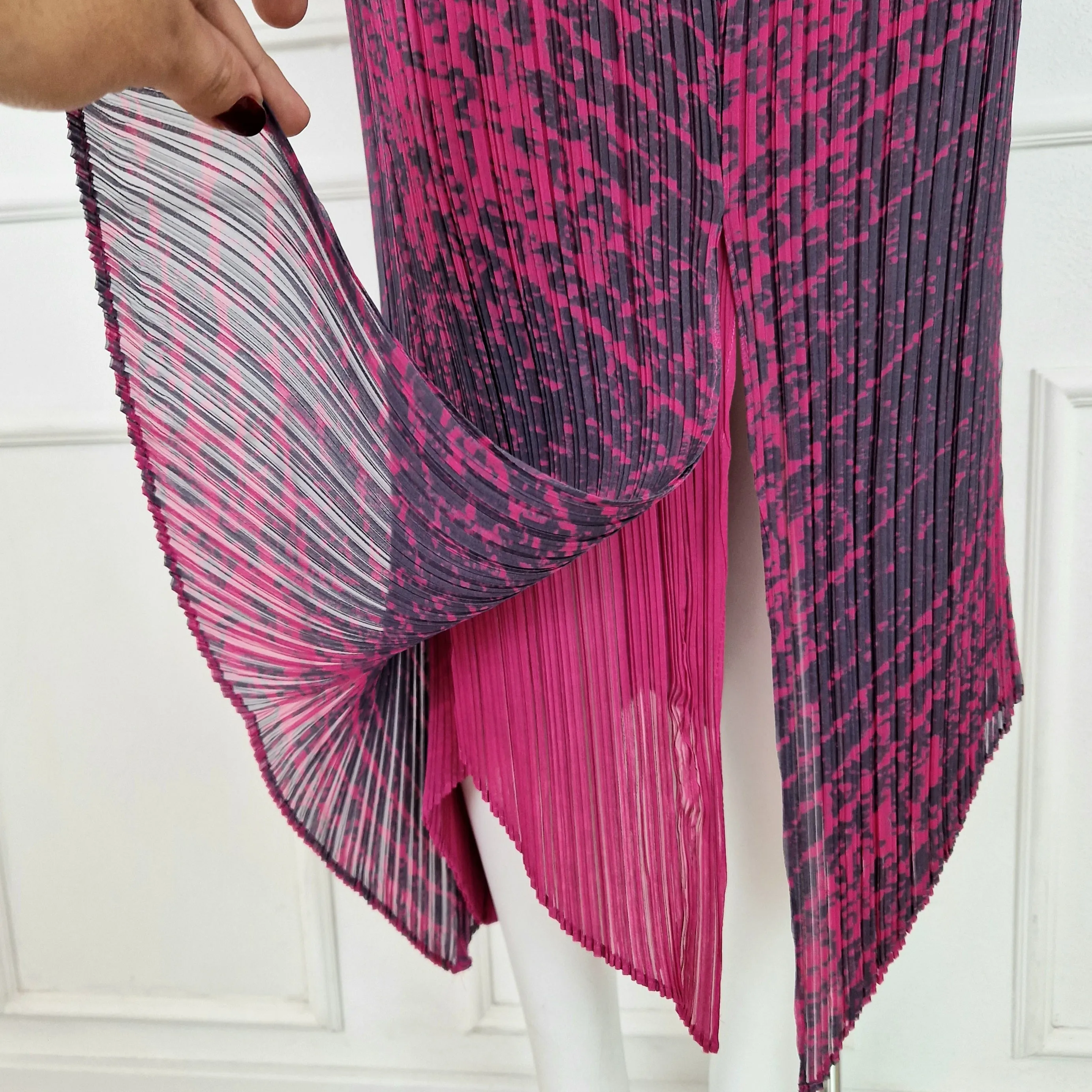 Gonna Issey Miyake Féte grigia e rosa