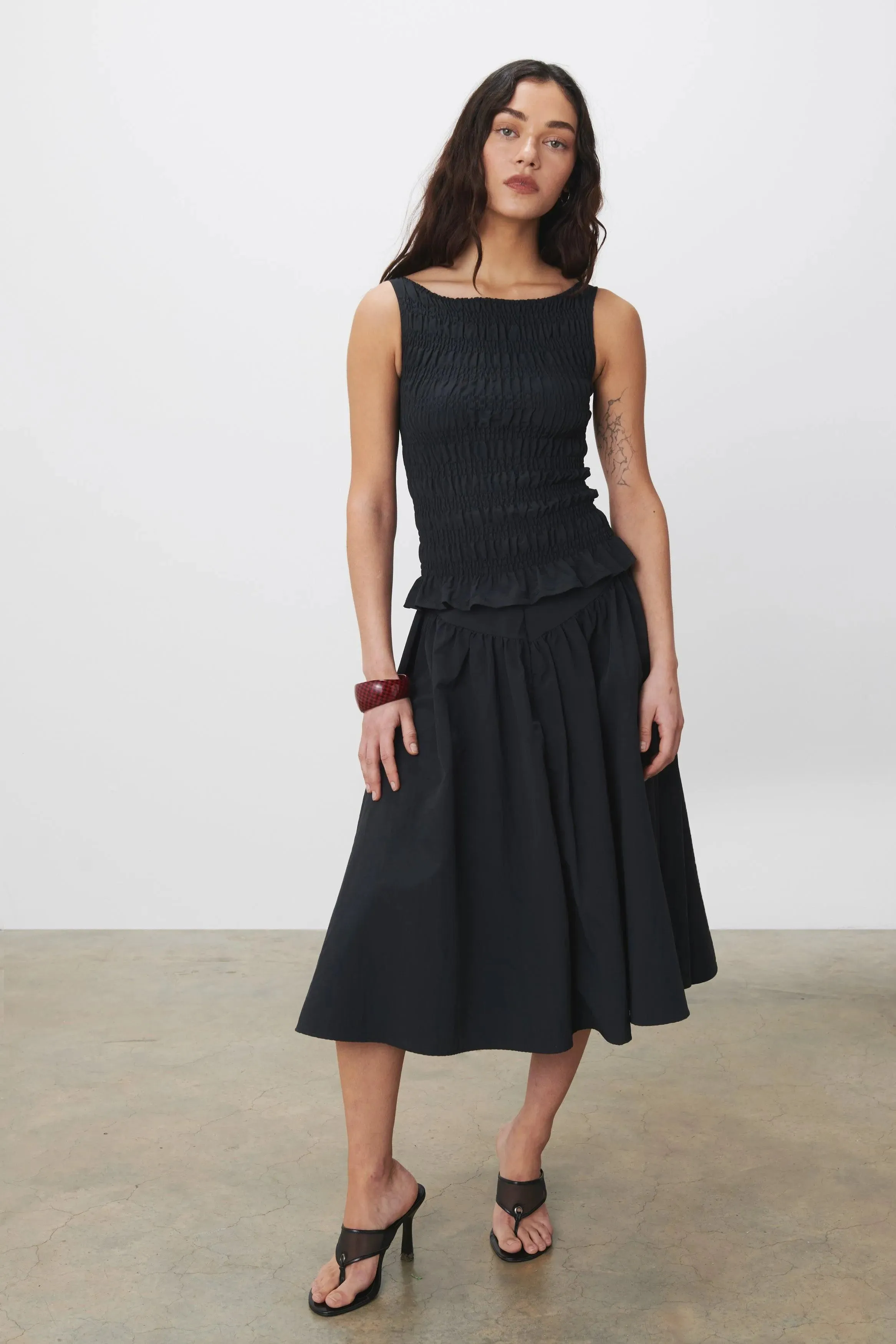 The Deba Top, Onyx
