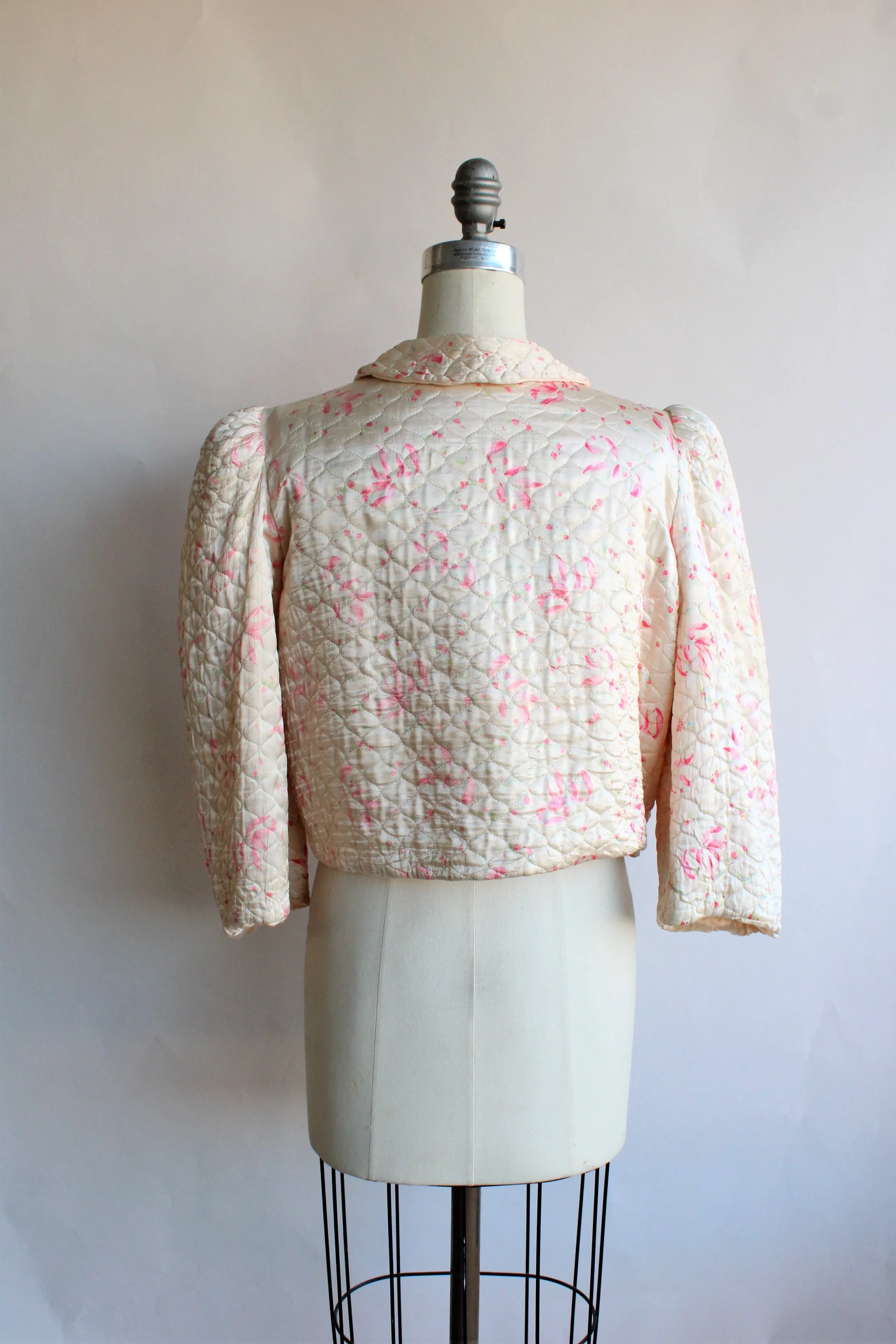 Vintage 1940s Quilted Bed Jacket