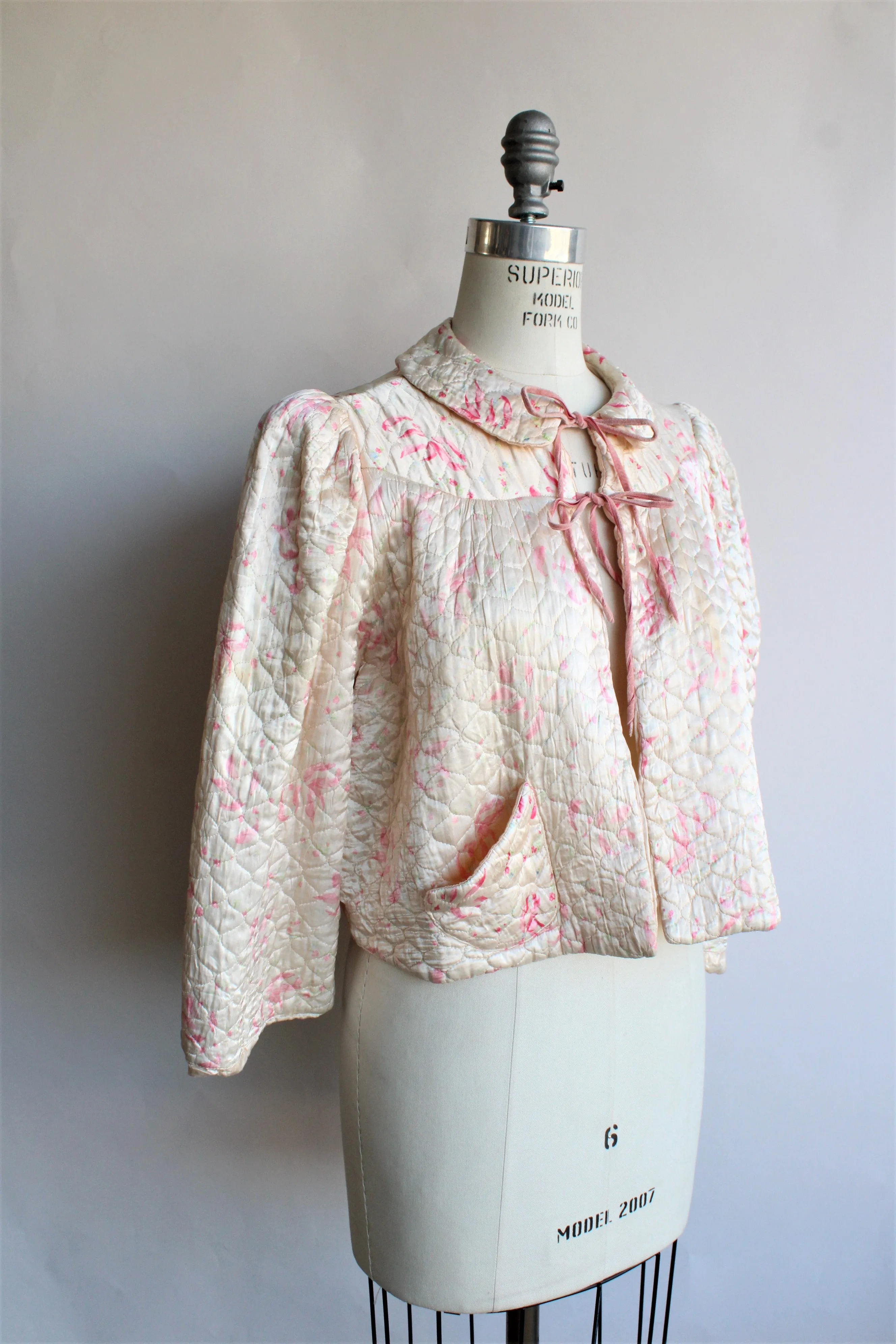 Vintage 1940s Quilted Bed Jacket