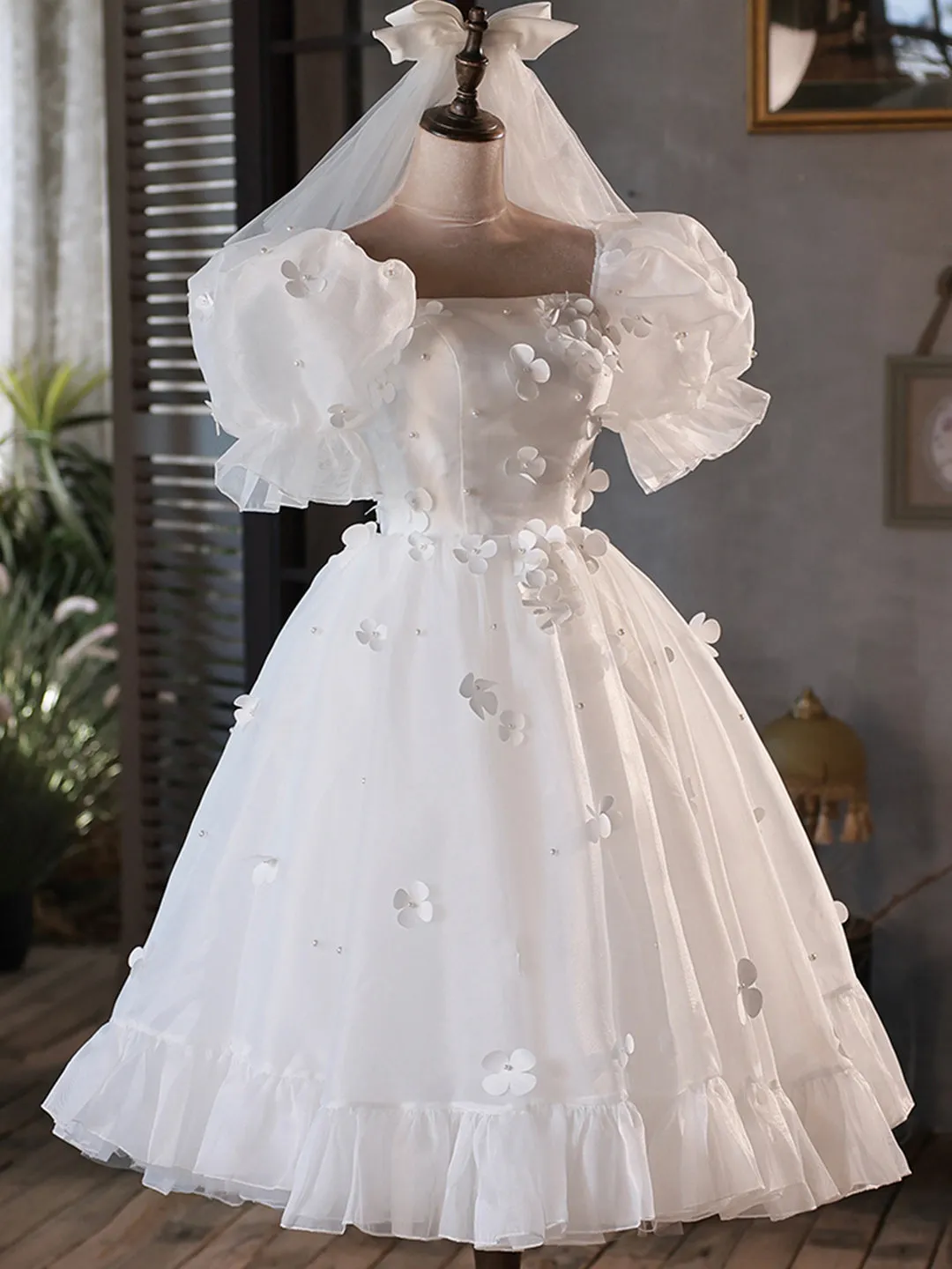White Tulle Short A-Line Prom Dress Cute Puff Sleeve Party Dress
